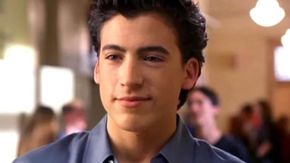 Andrew Keegan